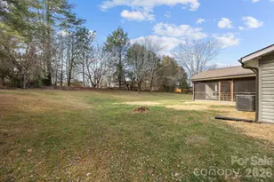 23 Coronet Ln, Hendersonville, NC 28792 - Photo 16