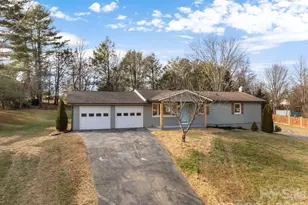 23 Coronet Ln, Hendersonville, NC 28792 - Photo 6