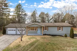 23 Coronet Ln, Hendersonville, NC 28792 - Photo 2