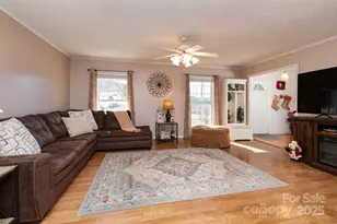 22 Ivy Gdn Dr, Candler, NC 28715 - Photo 12