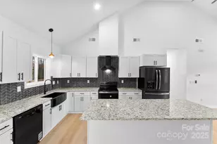 516 N Mulberry St, Cherryville, NC 28021 - Photo 16