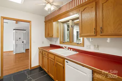 111 S Valley View Drive, Mars Hill, NC 28754 - Photo 18