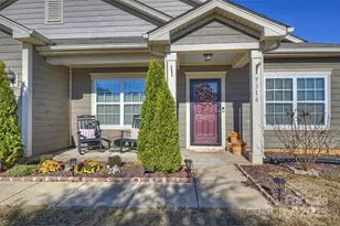 7316 Strawberry Fields Ln, Charlotte, NC 28278 - Photo 2