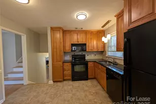 3331 Donovan Pl, Charlotte, NC 28215 - Photo 4