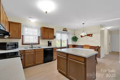 123 Linville Drive, Matthews, NC 28105 - Photo 16