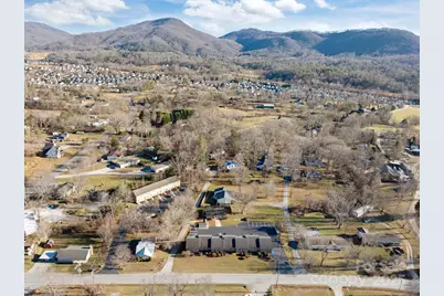 2 Meadow Glen Drive, Fletcher, NC 28732 - Photo 4