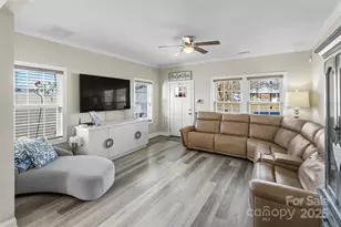 1764 17th Ave NE, Hickory, NC 28601 - Photo 2