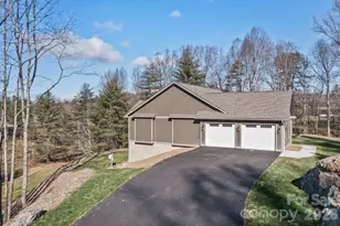 105 Sheila Wynne Dr, Fletcher, NC 28732 - Photo 2