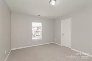 818 Swearngan Ridge Ct, Charlotte, NC 28216 - Photo 4