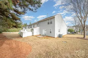 3201 Blythe Ridge Ct, Charlotte, NC 28213 - Photo 4