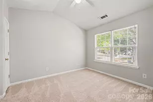 3201 Blythe Ridge Ct, Charlotte, NC 28213 - Photo 18