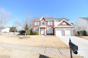 6827 Braddock Ln, Charlotte, NC 28277 - Photo 2