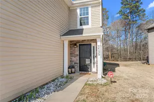 3735 Ernie Dr, Charlotte, NC 28269 - Photo 2