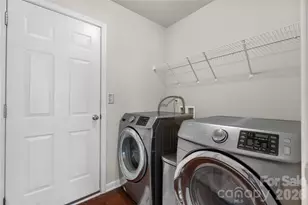 3735 Ernie Dr, Charlotte, NC 28269 - Photo 12