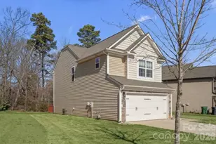 3735 Ernie Dr, Charlotte, NC 28269 - Photo 4
