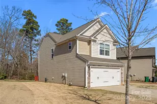 3735 Ernie Dr, Charlotte, NC 28269 - Photo 4