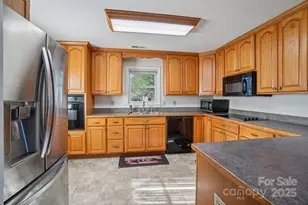 511 Oak Grove Rd, Flat Rock, NC 28731 - Photo 12