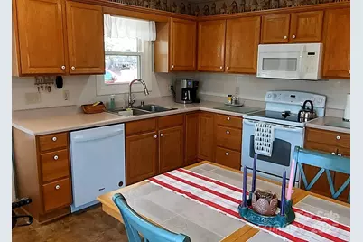 128 Ridgewood Way #208, Marion, NC 28752 - Photo 4