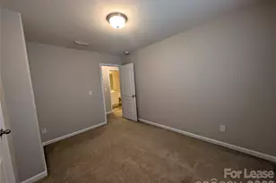 8419 Candlenut Ln, Charlotte, NC 28215 - Photo 32