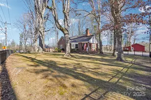 2510 Old Spartanburg Rd, East Flat Rock, NC 28726 - Photo 40