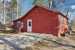 2510 Old Spartanburg Rd, East Flat Rock, NC 28726 - Photo 36