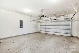 3909 Woodland View Dr, Charlotte, NC 28215 - Photo 28