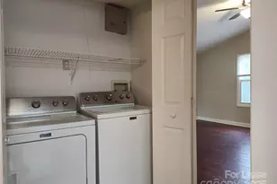 3216 Hawkins Pl, Charlotte, NC 28269 - Photo 12