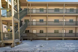 301 Pinnacle Inn Rd, Beech Mountain, NC 28604 - Photo 28