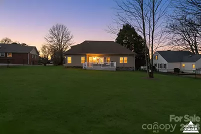 3670 9th Street Drive NE, Hickory, NC 28601 - Photo 2