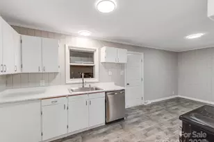 502 McConnell St, Clover, SC 29710 - Photo 10