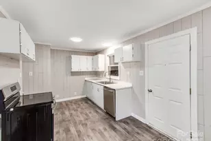 502 McConnell St, Clover, SC 29710 - Photo 8