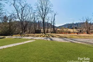 1109 S Prestonwood Dr, Hendersonville, NC 28739 - Photo 26