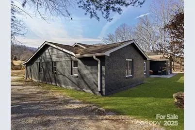 1109 S Prestonwood Drive, Hendersonville, NC 28739 - Photo 2