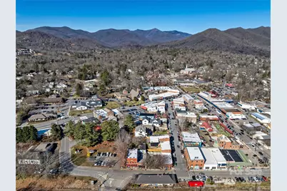 204 Sutton Avenue, Black Mountain, NC 28711 - Photo 2