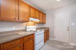 818 Gemcrest Dr NE, Conover, NC 28613 - Photo 10