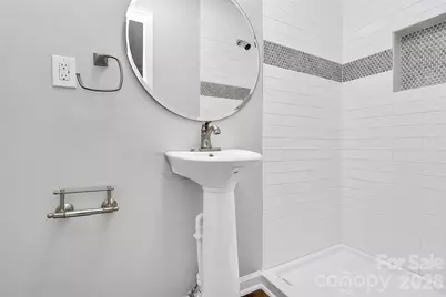 1015 W 4th Avenue, Gastonia, NC 28052 - Photo 16