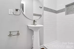 1015 W 4th Ave, Gastonia, NC 28052 - Photo 16