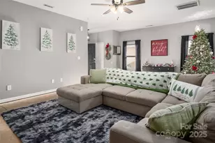 3434 Charterhall Ln, Charlotte, NC 28215 - Photo 14