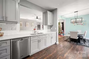 3434 Charterhall Ln, Charlotte, NC 28215 - Photo 4