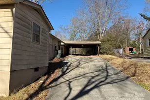 1424 W Mauney Ave, Gastonia, NC 28052 - Photo 2