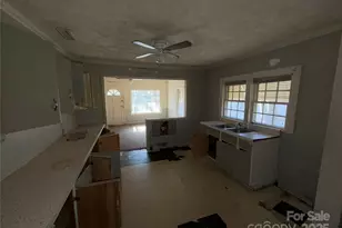 1424 W Mauney Ave, Gastonia, NC 28052 - Photo 8