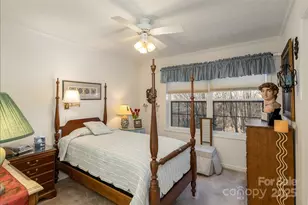 135 Reservoir Dr, Hendersonville, NC 28739 - Photo 18