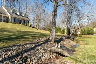 514 Whispering Hills Dr, Hendersonville, NC 28792 - Photo 2