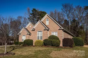 1305 Wrenwood Ct, Salisbury, NC 28146 - Photo 2