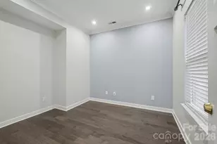 10474 Black Locust Ln, Charlotte, NC 28215 - Photo 24