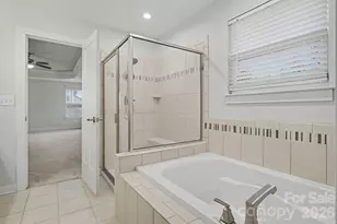 10474 Black Locust Ln, Charlotte, NC 28215 - Photo 32