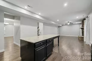 10474 Black Locust Ln, Charlotte, NC 28215 - Photo 18