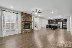 10474 Black Locust Ln, Charlotte, NC 28215 - Photo 22