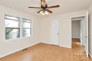 5325 Cold Harbor Dr, Charlotte, NC 28214 - Photo 12