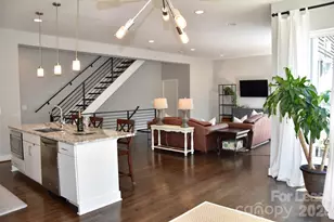 916 Westbrook Dr, Charlotte, NC 28202 - Photo 8